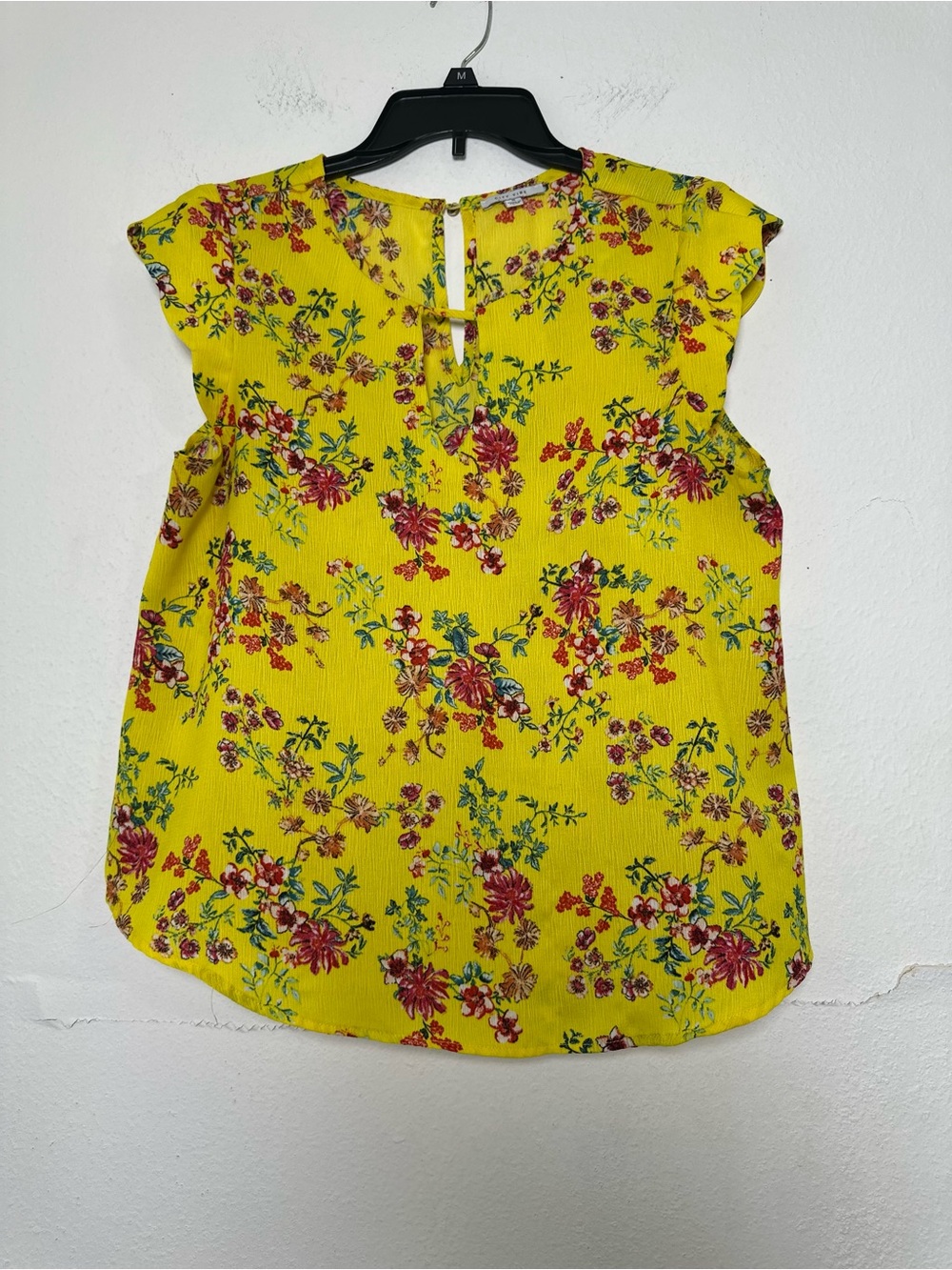 City Vibe Women’s M Yellow Floral Cap-Sleeve Blouse - Bright Yellow Floral Print - Picture 1 of 11